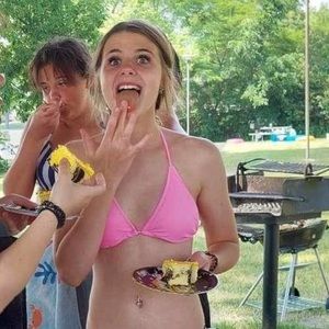 Meet your Posher, Ella